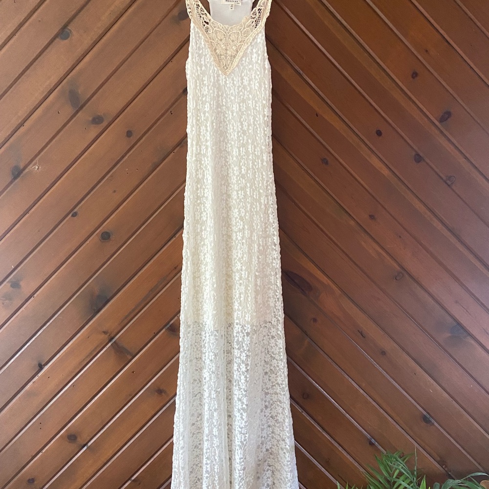 Monteau White Floral Maxi Dress with Cream Lace Detail Beachy Bridal Racerback